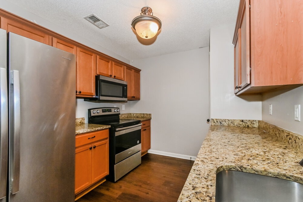 Building Photo - 9440 Darren Cir S