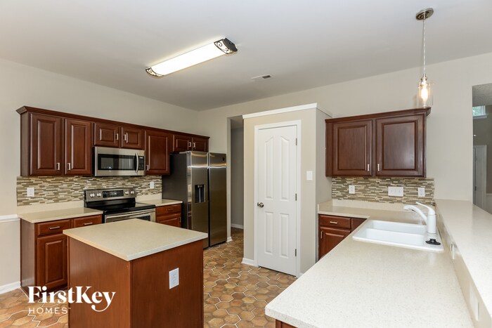 Building Photo - 16226 Greybriar Forest Ln
