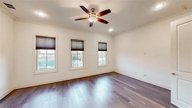 Building Photo - 620 S Pearl Expy