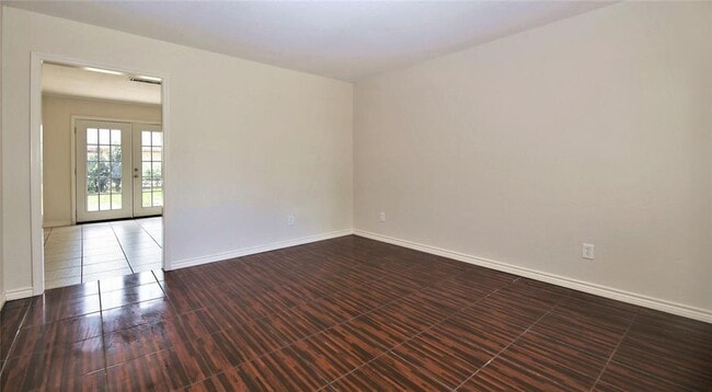Building Photo - 4731 Pinebrook Ln