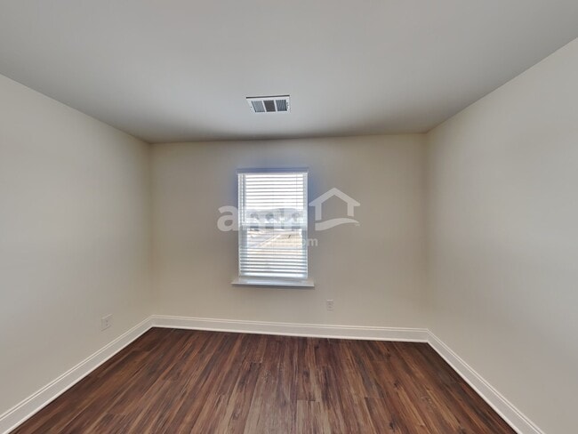 Building Photo - 2105 Williamshire Lane