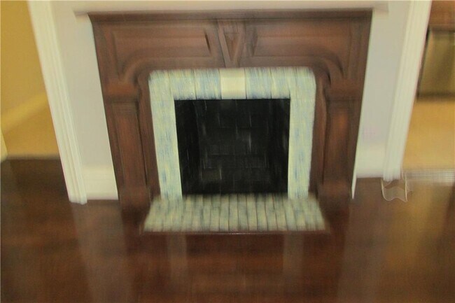 Building Photo - 800 San Antonio St