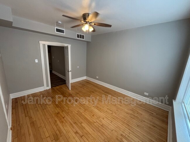 Building Photo - 6116 W Roosevelt Rd