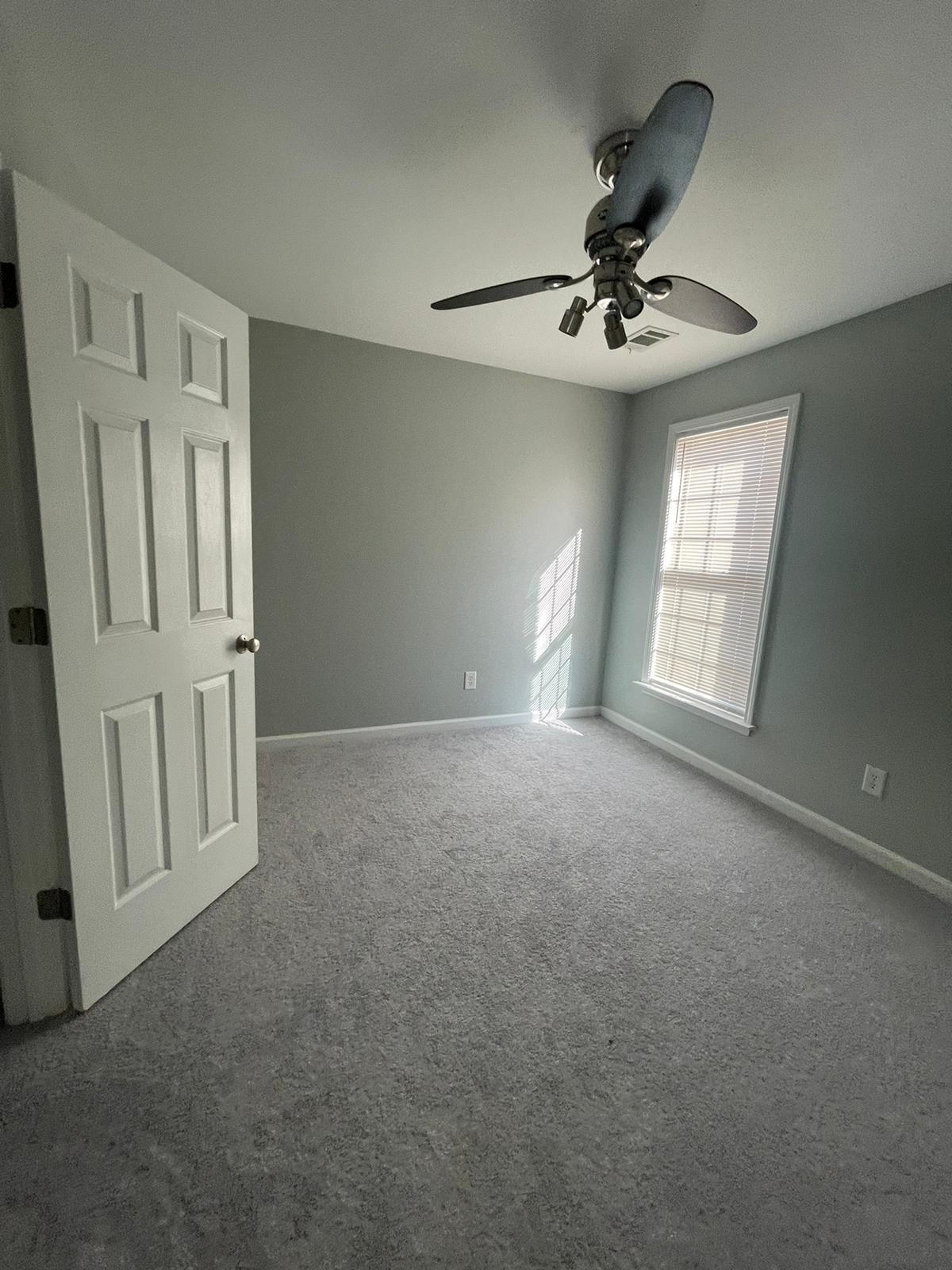 Building Photo - Room in House on Kyrle Wy NW