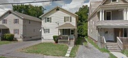 Building Photo - Charming 2BR Duplex in Syracuse