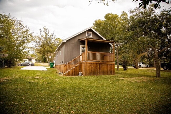 Building Photo - 208 Joseph St