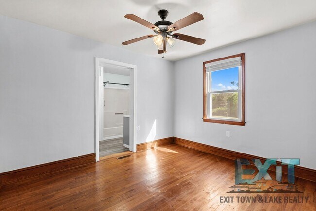 Building Photo - Country Feel, Modern Updates – 3BR Home on Quiet Road Just Outside of South Hill