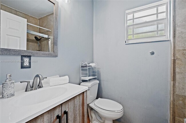 Building Photo - 37 NW 47th Terrace