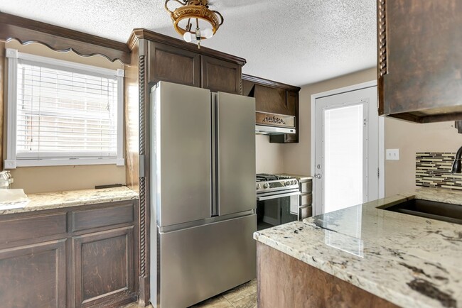 Building Photo - 1322 Wilson St