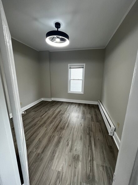 Building Photo - 84 W Main St