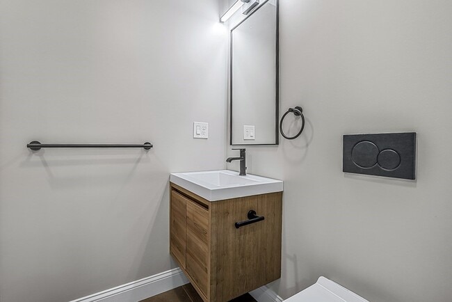 Building Photo - 67 Broad St