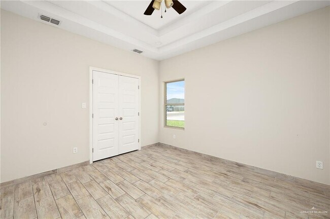 Building Photo - 16 W Harrison Ave