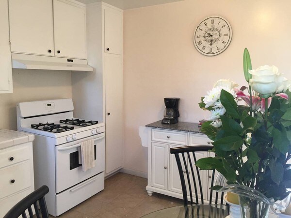 Building Photo - 2328 Virginia Ave