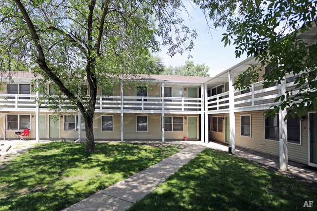 Building Photo - 1651 34th St