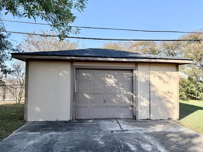 Building Photo - 4307 Derik Dr