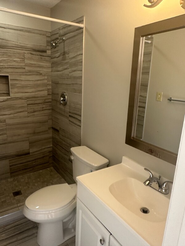 Building Photo - 4720 Walden Pond Dr