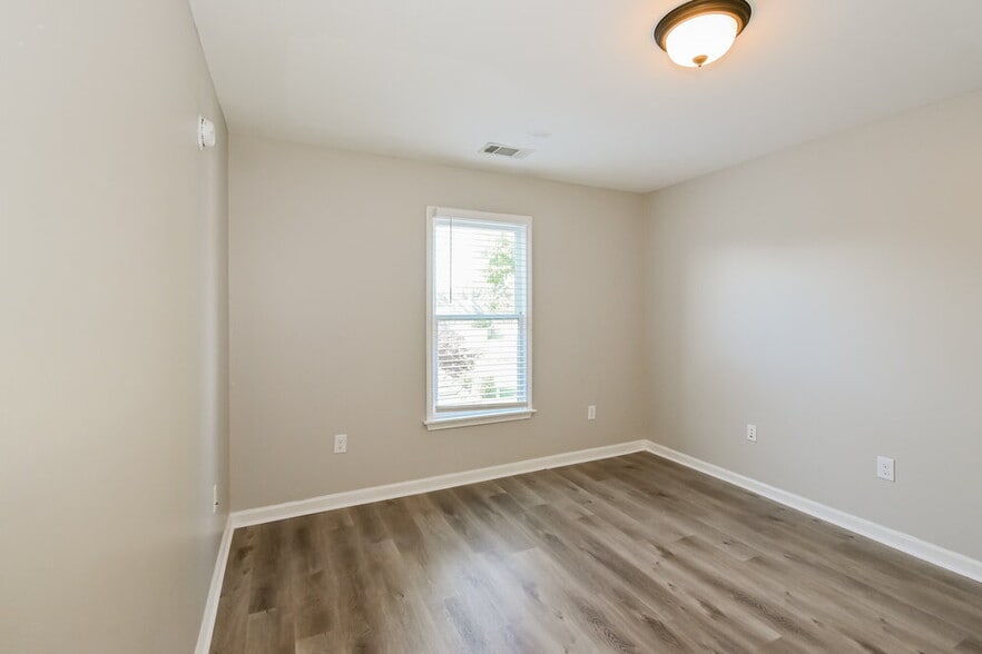 Building Photo - 7032 Apache Dr