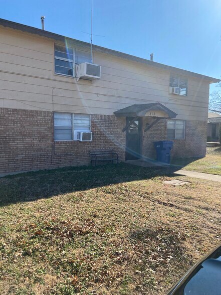 Building Photo - 313 N 4th St