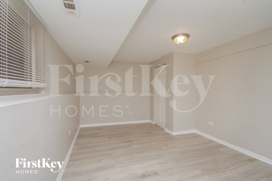 Building Photo - 17213 Springtide Ln