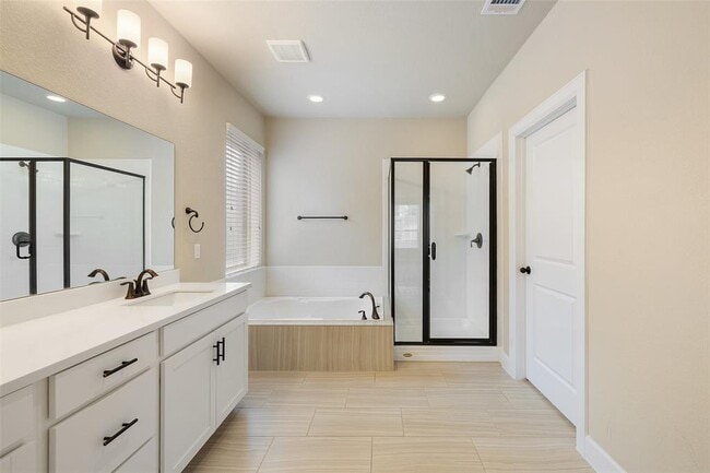 Building Photo - 14920 Cabrillo Way