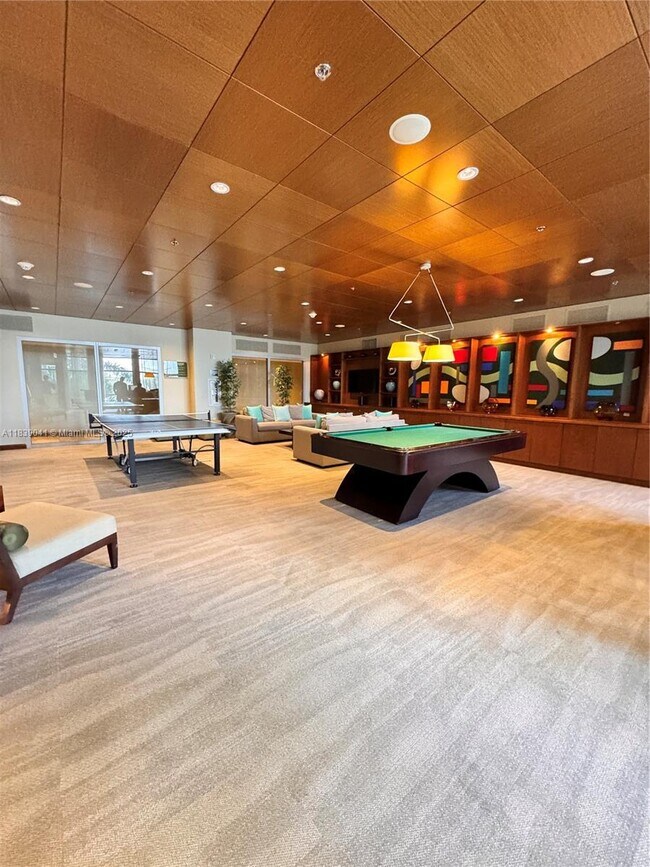 Building Photo - 2641 N Flamingo Rd