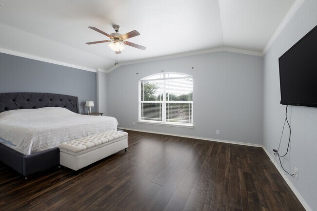 Building Photo - * Half off of first months rent*