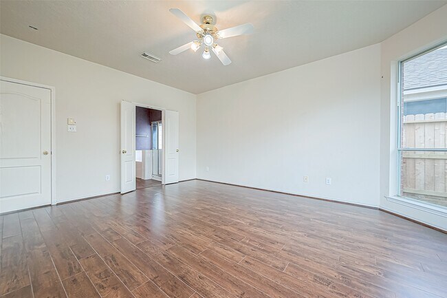 Building Photo - 2422 Leanett Way
