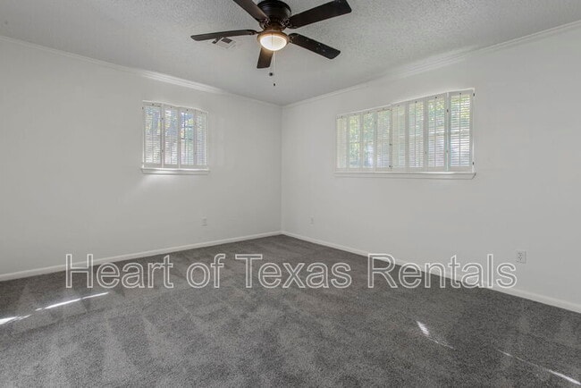 Building Photo - 465 Cranbrook Dr
