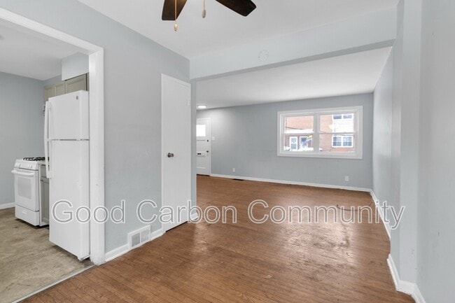 Building Photo - 56 Janice St