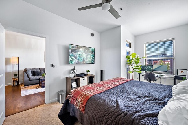 Building Photo - 1441 Central St