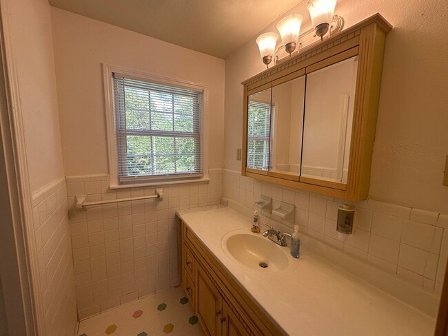 Building Photo - Secluded 3BR/2BA Home in Heflin – Lawncare...
