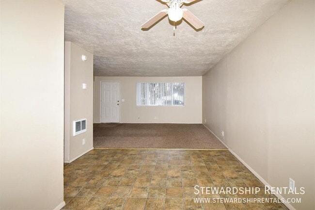 Building Photo - 336 S 51st Pl