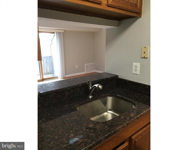 Building Photo - 1413 Ravens Crest Dr