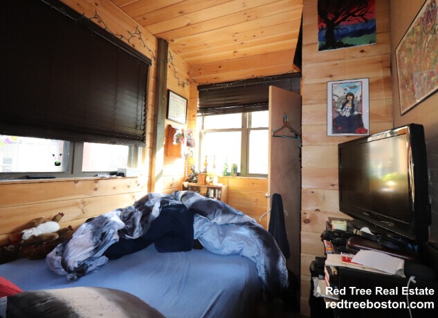 Building Photo - 69 Babcock St