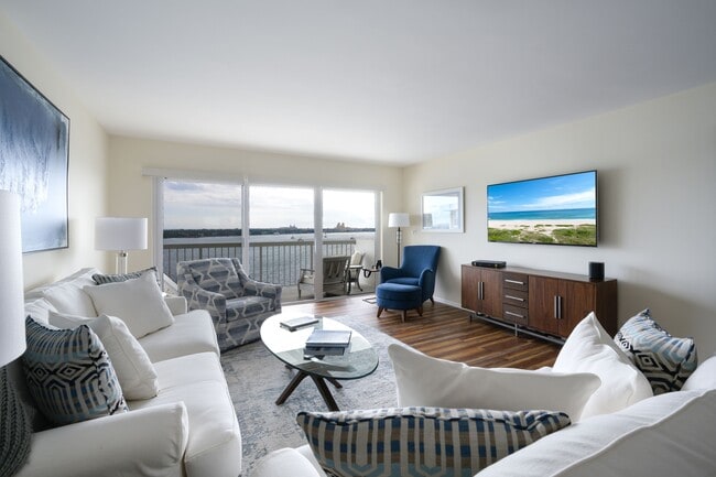 Building Photo - 2600 N Flagler Dr