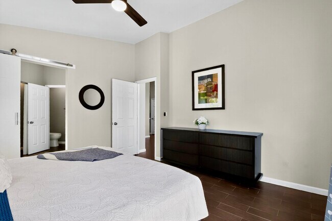 Building Photo - 8828 E Riviera Dr