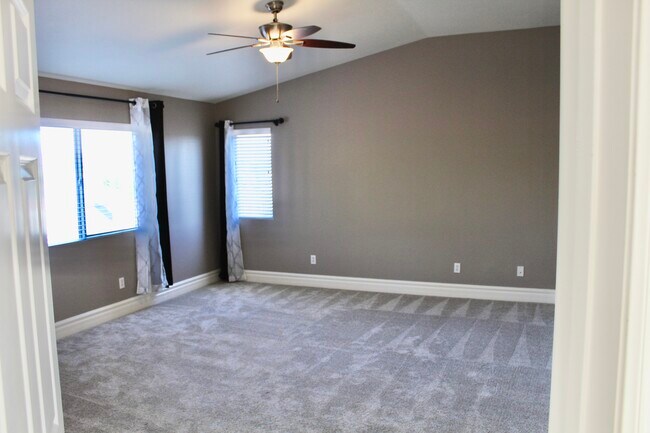 Building Photo - 35703 Date Palm St