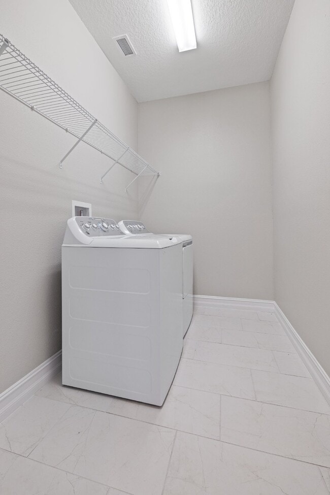 Building Photo - Charming 3 Bed, 2.5 Bath Rental Home in Wesley Chapel - Spacious and Modern!