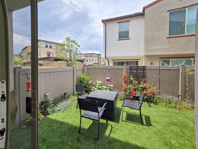 Building Photo - Highly upgraded townhome in Carlsbad
