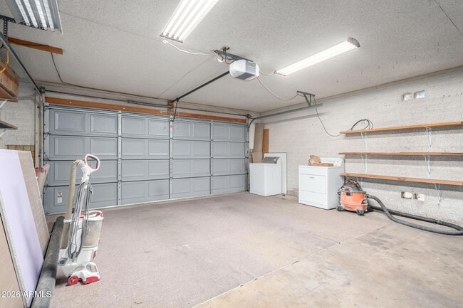 Building Photo - 2311 W Del Oro Cir
