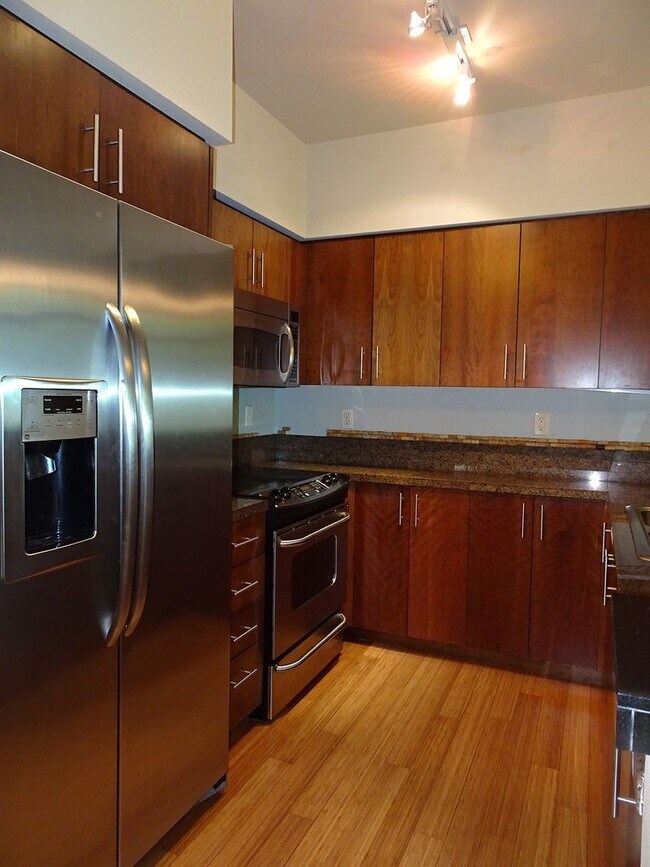 Building Photo - 1Bd/1Ba Seattle Condo