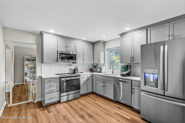 Building Photo - 1515 Vivian Ln