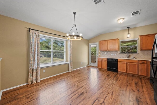 Building Photo - 3841 Castle Rock Cove