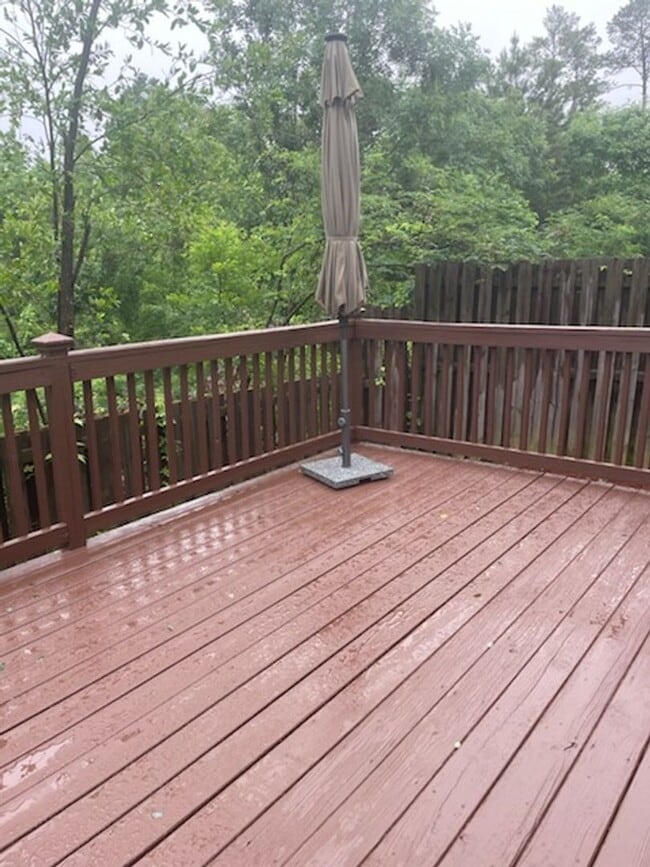 Building Photo - GORGEOUS EXECUTIVE TOWNHOME IN GATED COMMU...