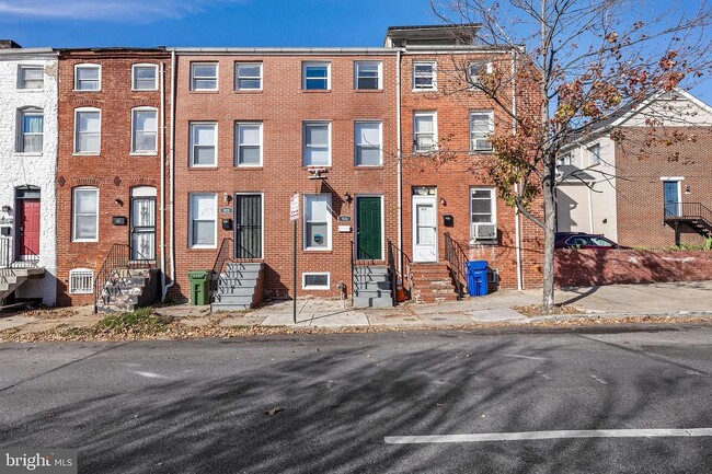 Building Photo - 926 W Pratt St