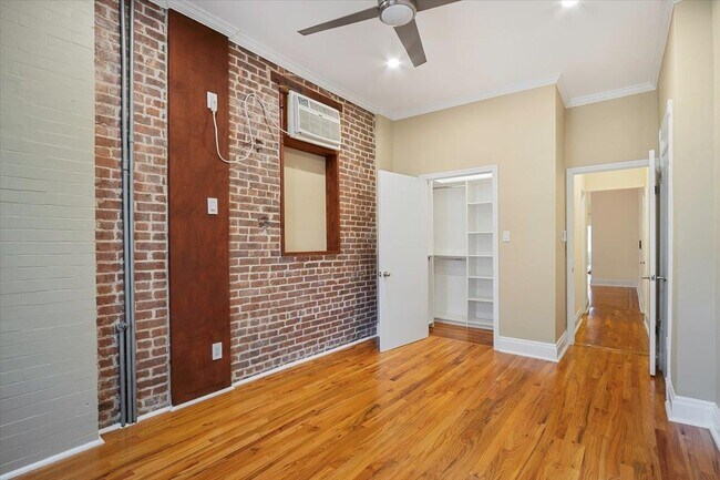 Building Photo - 825 Washington St