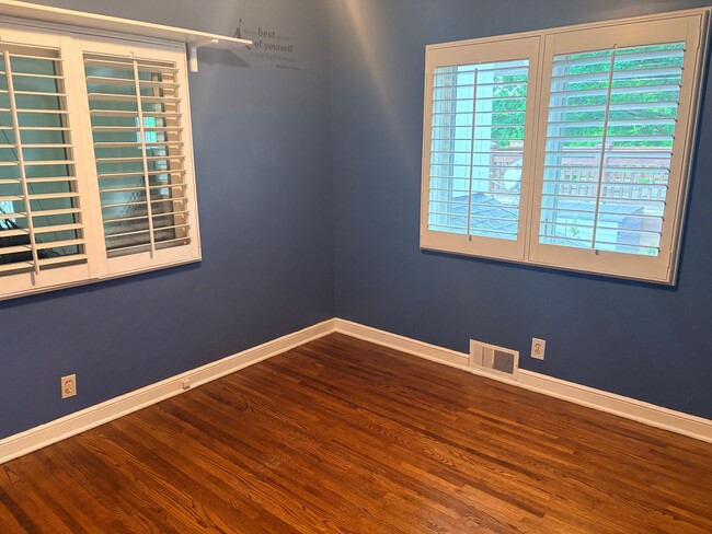 Building Photo - Lake Home For Rent
