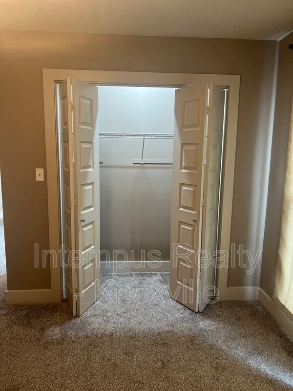 Building Photo - 229 Deaderick Ave