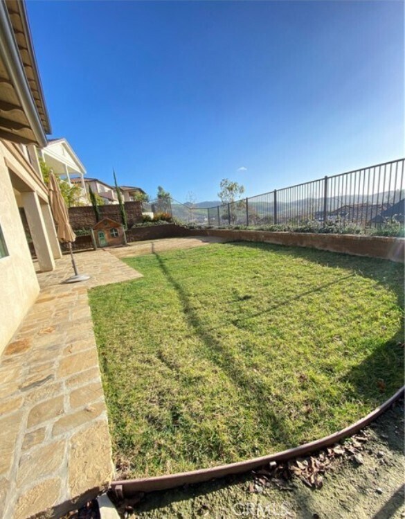 Building Photo - 12 Farra St