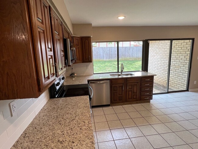 Building Photo - 6700 Forestview Dr